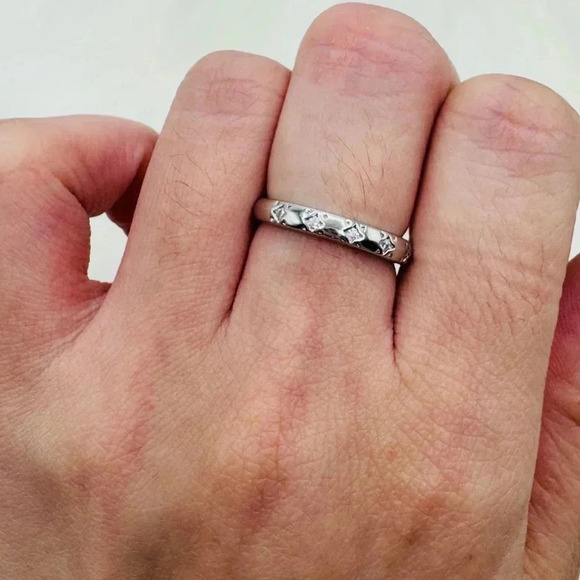 18K Silver Plated Star Rhinestones Stacking Band Ring in Silver - Picture 7 of 7